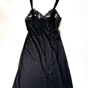 Elegant Black Lace Trim Nightgown